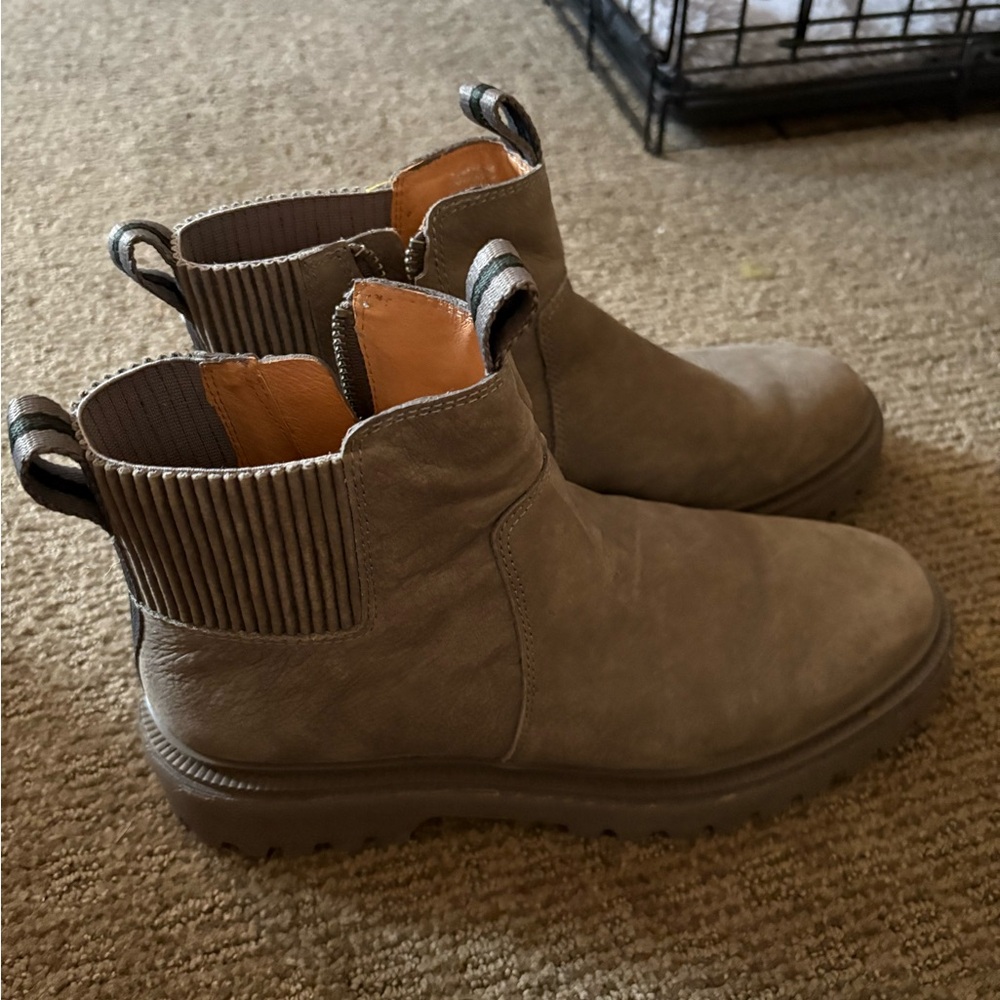 Madewell Leather Lug Sole Boots - Size 9.5